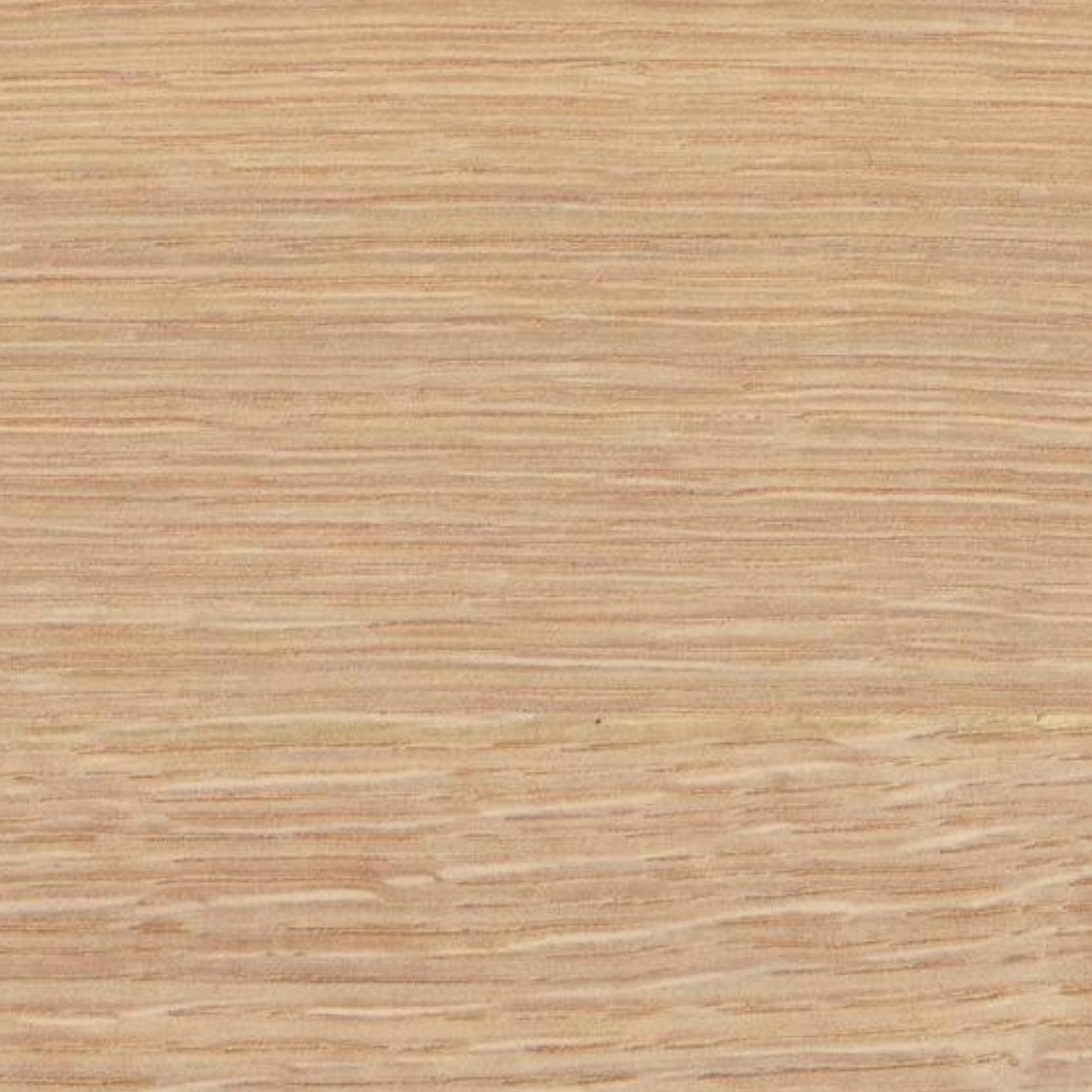 Helle Holzoptik mit weißem Gehäuse